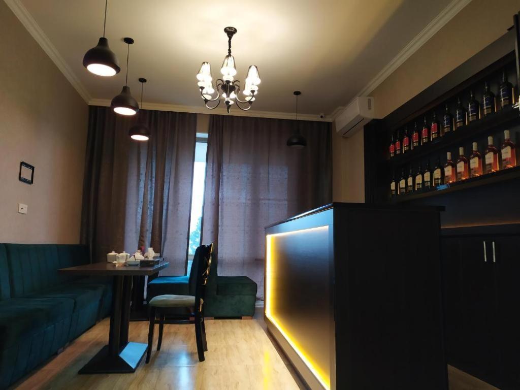 The Clocktower Hotel บากู ภายนอก รูปภาพ